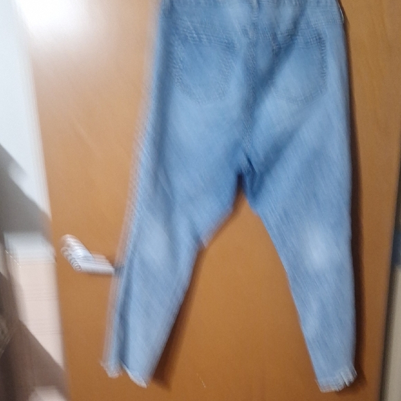 Torrid Blue Ankle Cropped Jeans - Picture 3 of 3